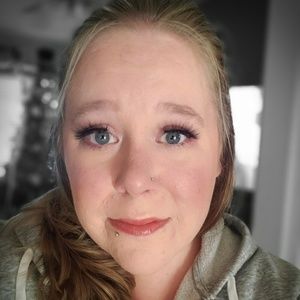 Meet your Posher, Stefany